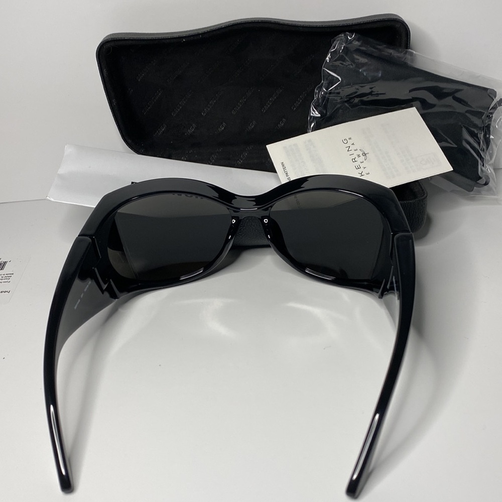 This butterfly Balenciaga sunglass BB0154s black frame with grey lenses. - Picture 10 of 14